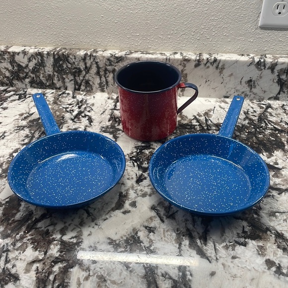 Camp Metal Cookware - Picture 2 of 5
